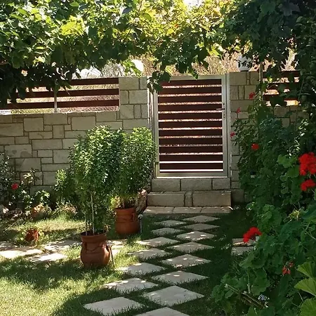 Holiday home Garden Anissaras