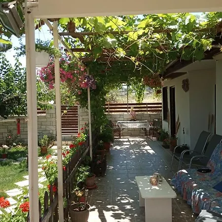 Holiday home Garden Anissaras