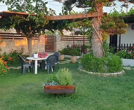Garden Anissaras